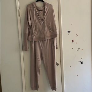 Beautiful sweat set size L hoodie and pants